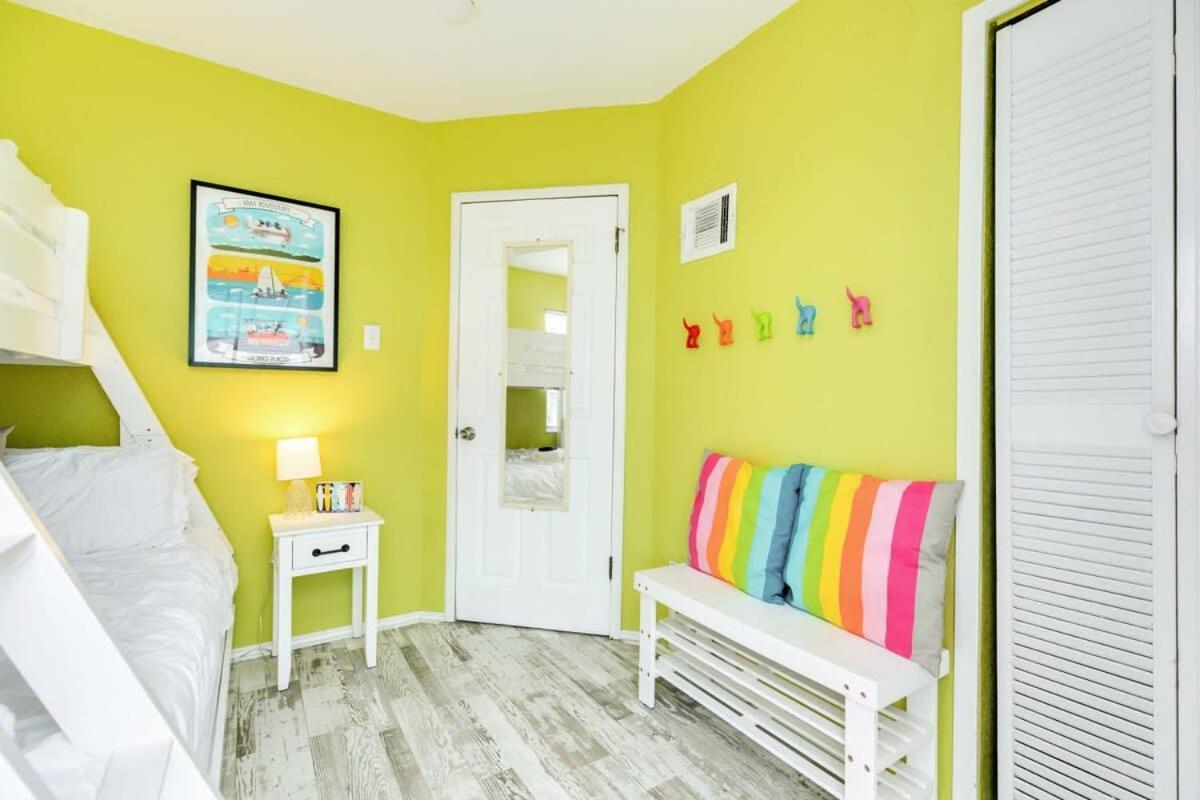Fun In The Sun! Cozy Beach Pad, Gulf Views And Easy Access To The Sand! Surfside Beach Luaran gambar