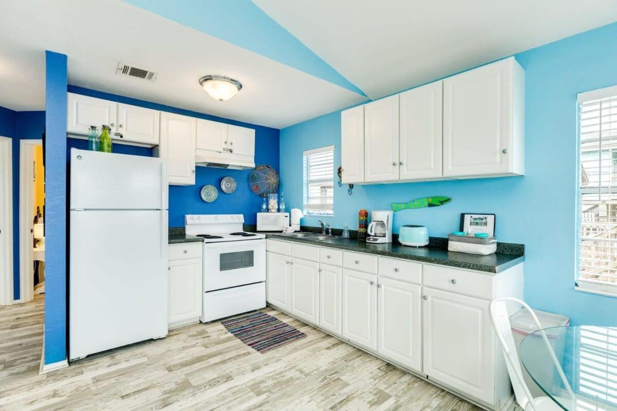 Fun In The Sun! Cozy Beach Pad, Gulf Views And Easy Access To The Sand! Surfside Beach Luaran gambar